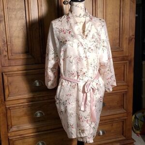 L.A. Intimates Floral Robe Kimono Style Lightweight Cover Up Medium Vintage Pink